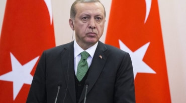 Ο Ερντογάν βρίζει τις ΗΠΑ και απειλεί τους Κούρδους: Oι ληστές είναι ακόμα μέσα στο σπίτι μας