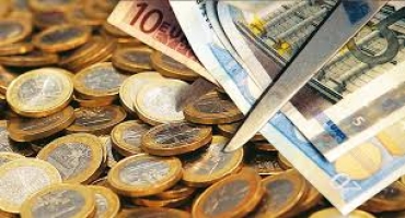 Spiegel: Κόστος εως και 123 δισ. ευρώ η ελάφρυνση του ελληνικού χρέους
