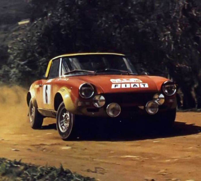 To 124 Abarth Rally διέθετε 1800άρη κινητήρα...